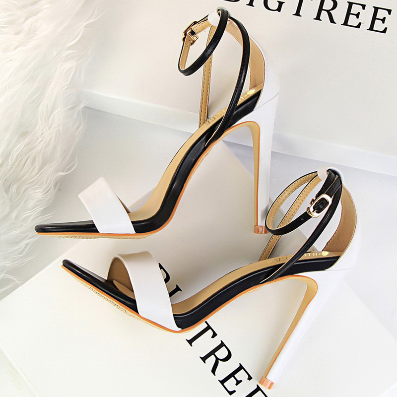 Casual Sandal Leather - Женские черно-белые лаконичные кожаные босоножки на