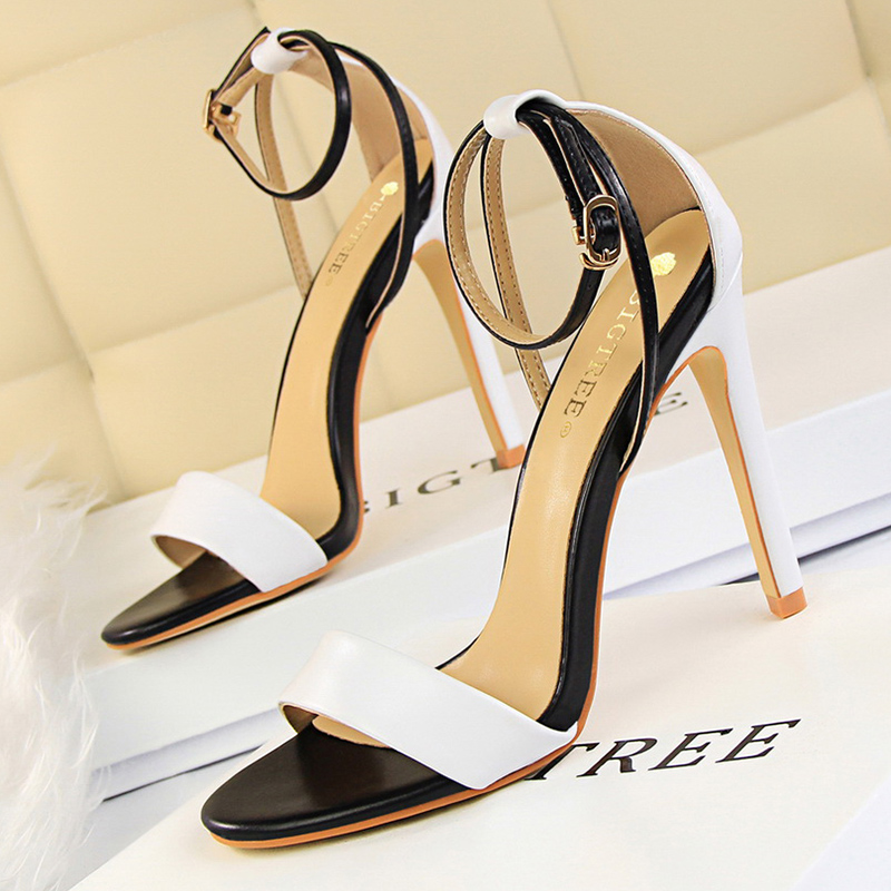 Женские черно-белые лаконичные – обзор и цена Casual Sandal Leather