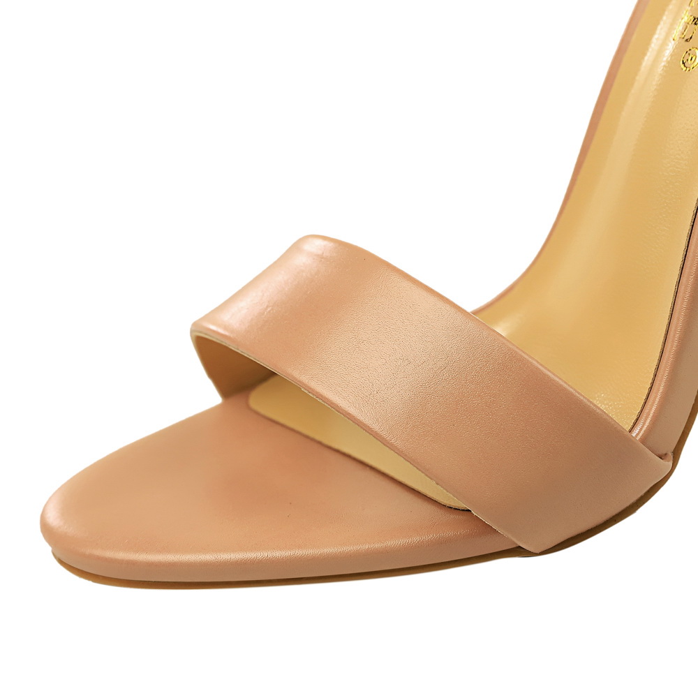 Женские черно-белые лаконичные – обзор и цена Casual Sandal Leather